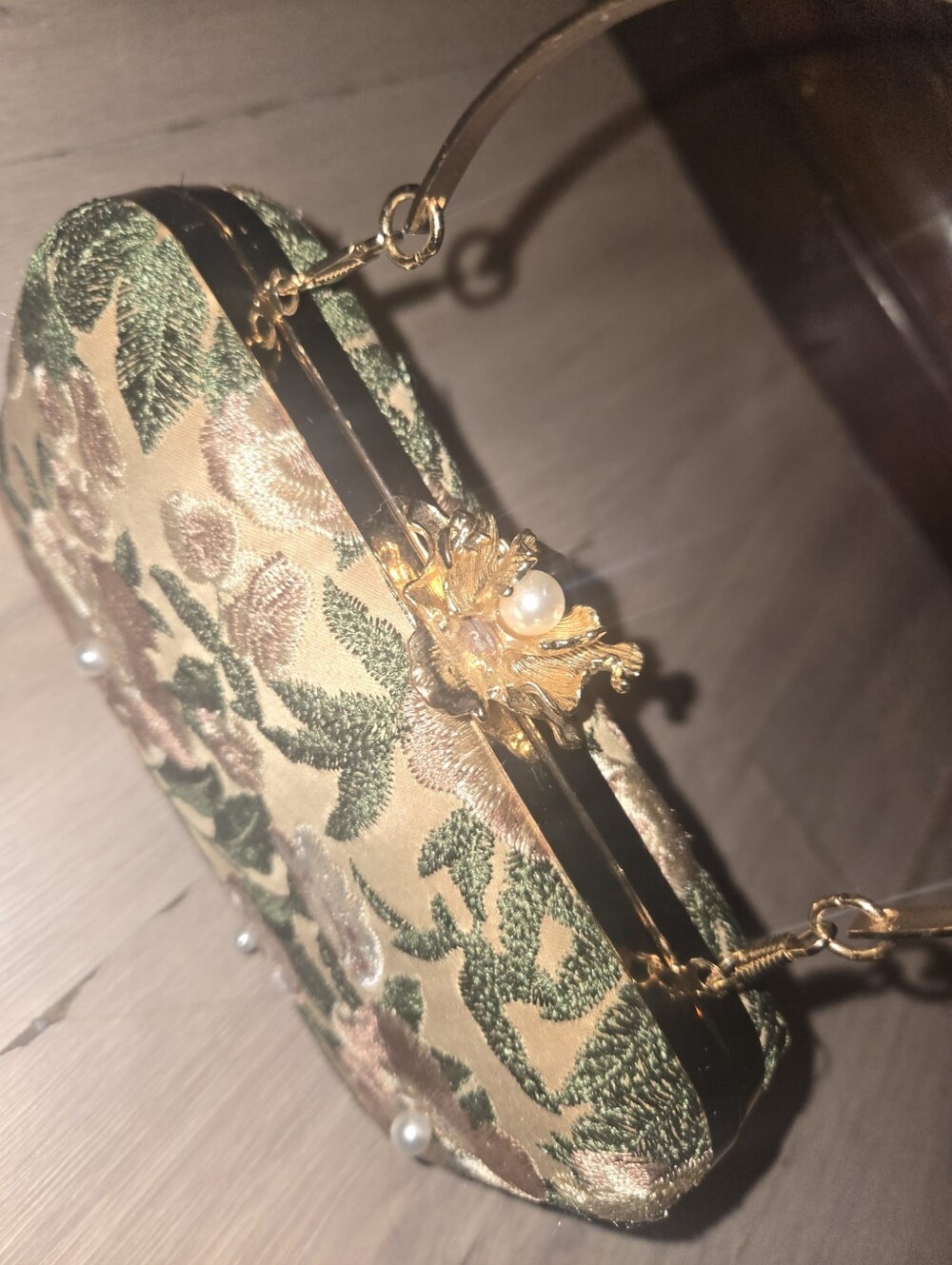 Elegant Floral Embroidered Evening Clutch - Gold and Green - Picture 4 of 5